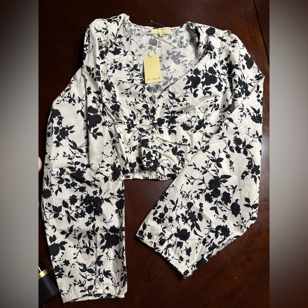 Love Notes Black and White Floral Crop Top